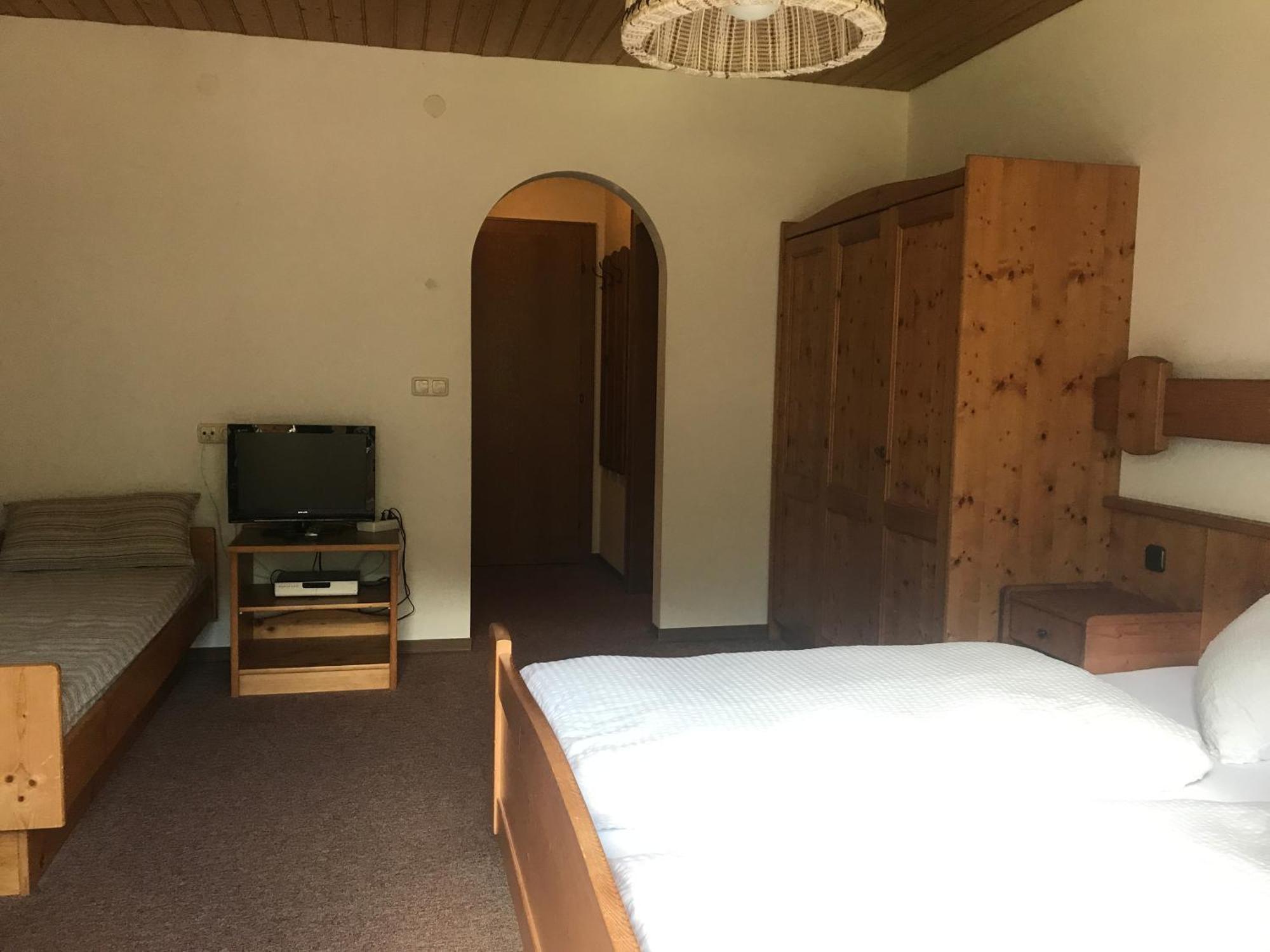Gasthof Wacht Untertilliach Zimmer foto