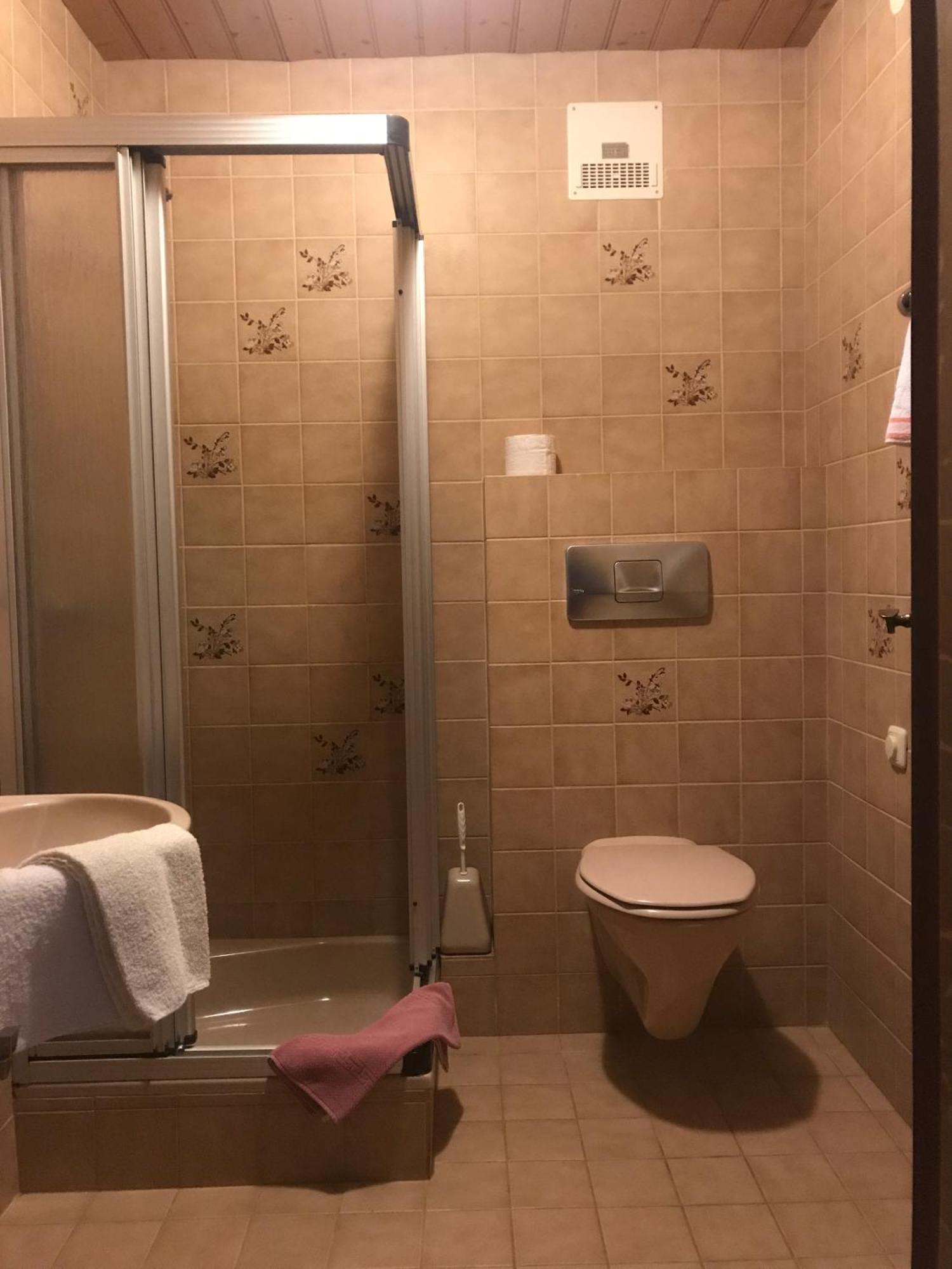Gasthof Wacht Untertilliach Zimmer foto